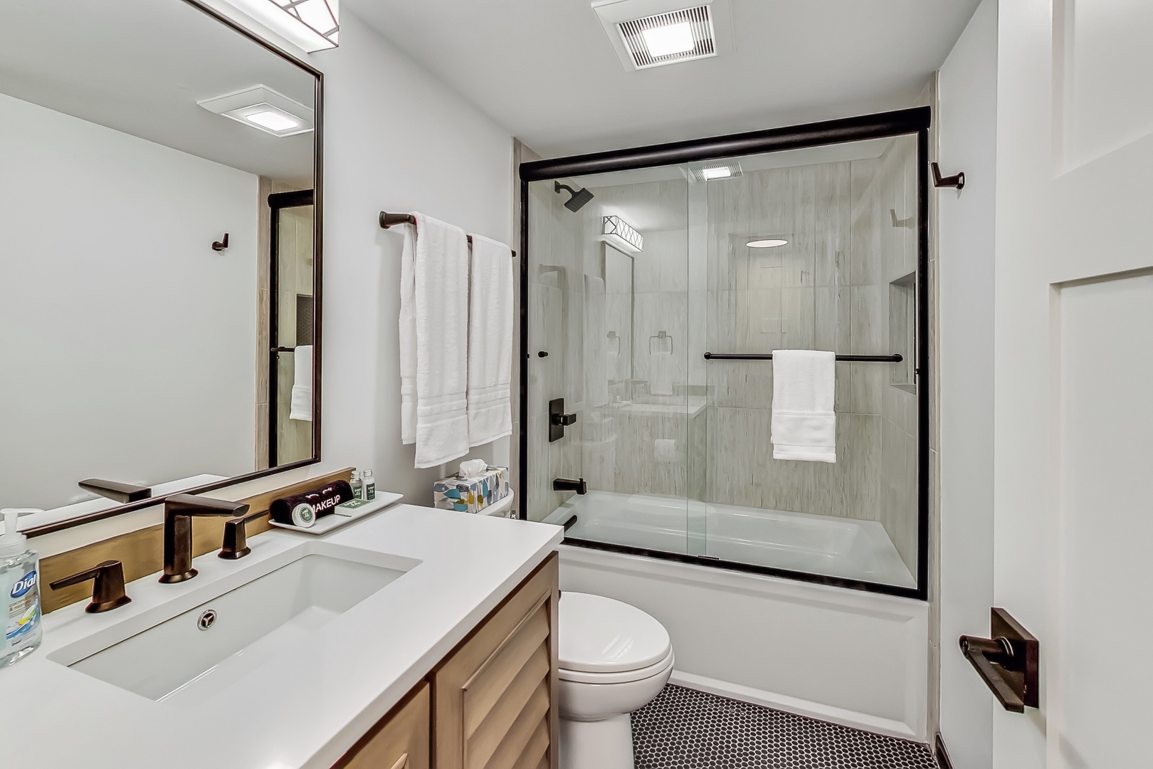 Second Bathroom with Tub/Shower Combo