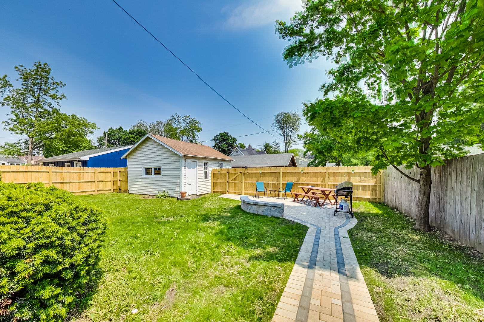 Walkway to Patio