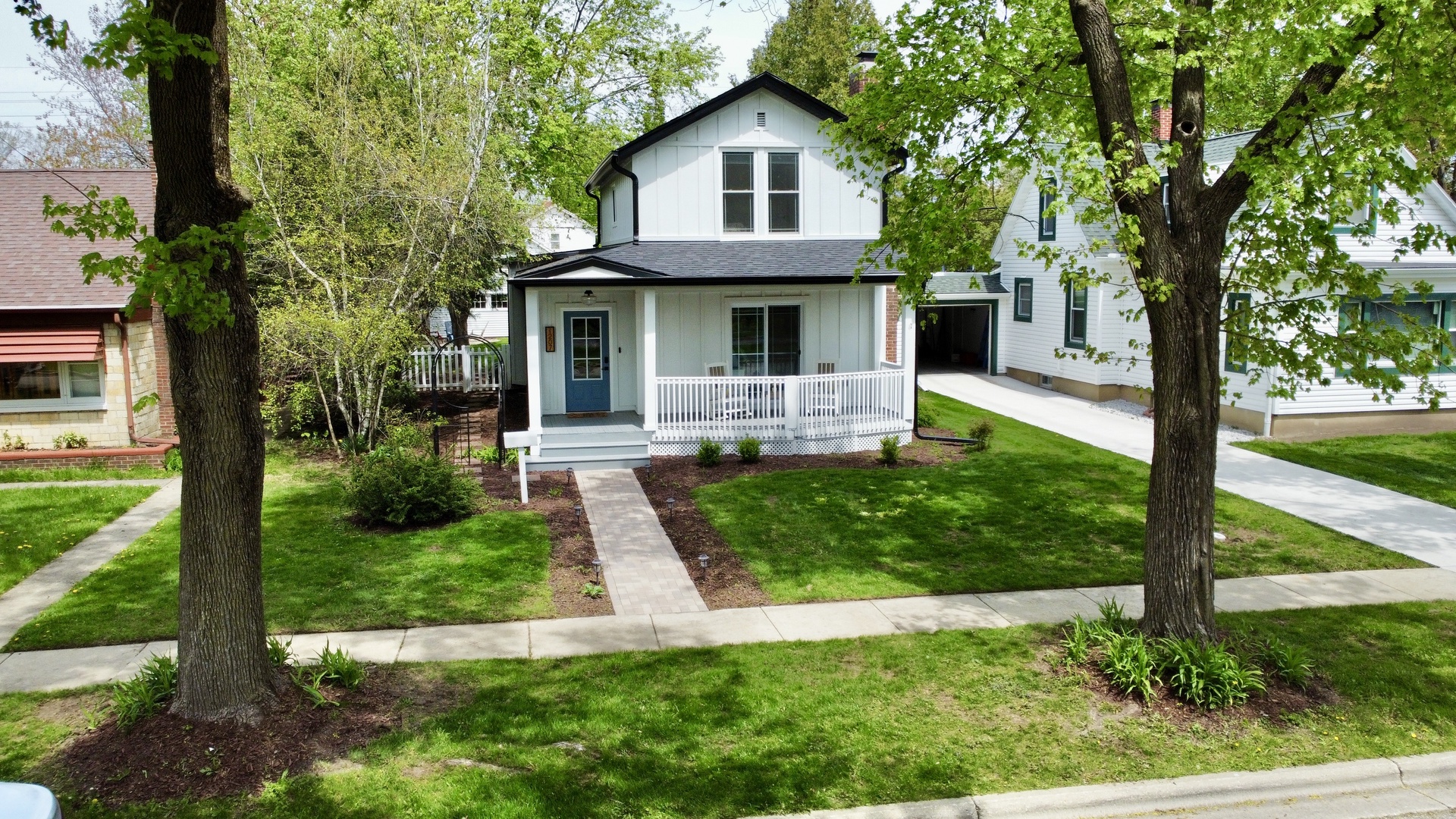 Quaint Tree Lined Streets with Sidewalks to Downtown
