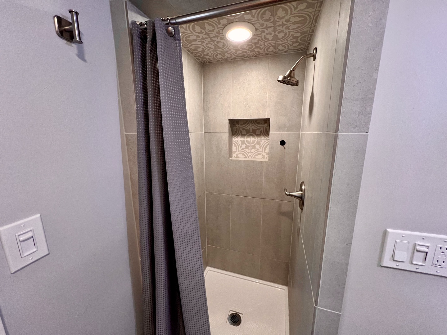 3rd Floor Walk-in Shower