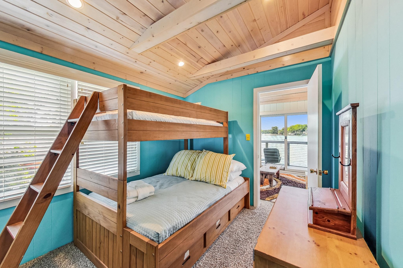 Boathouse Bedroom 2 Twin over Full Bunkbed