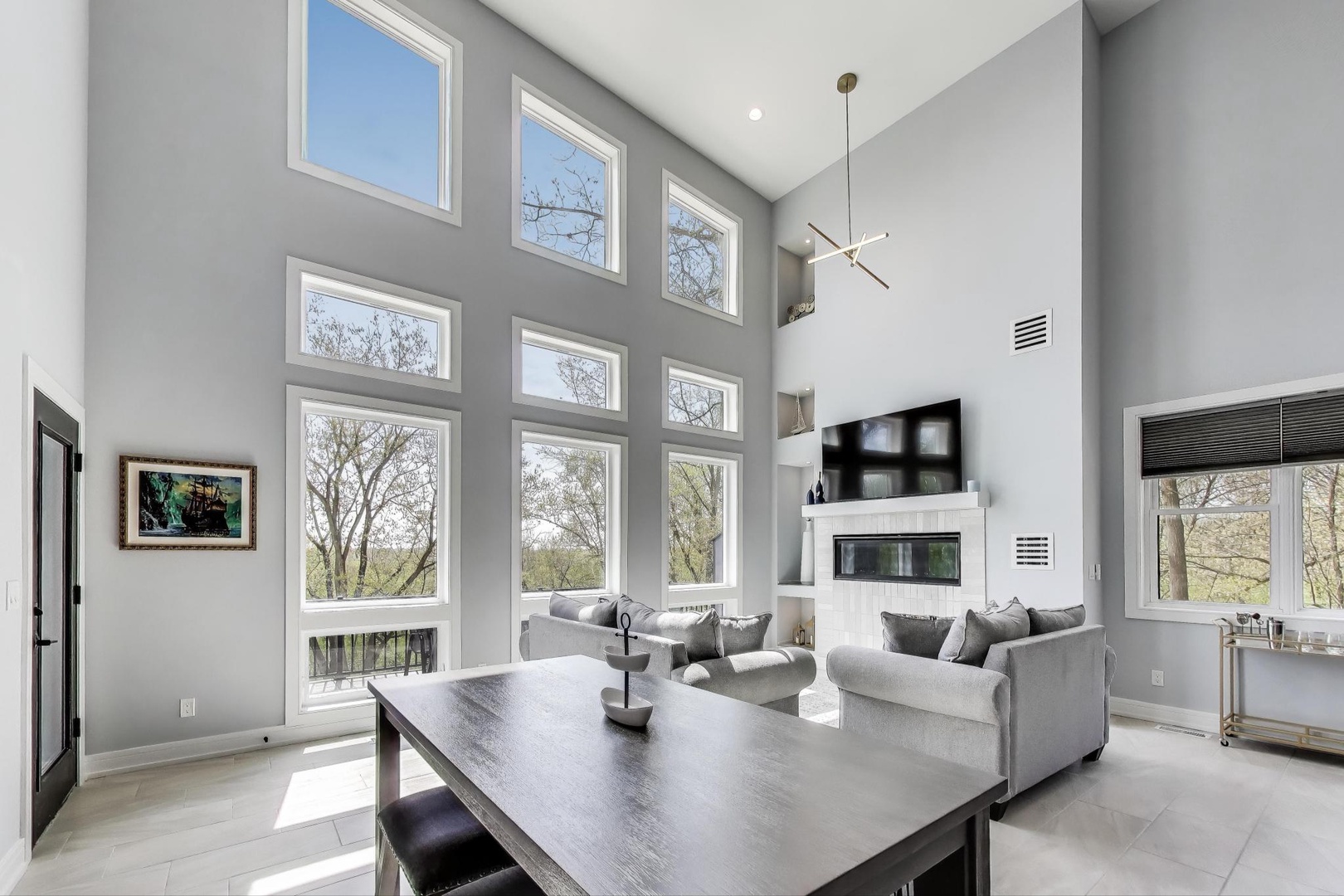 Open Concept Living/Kitchen w/Fireplace