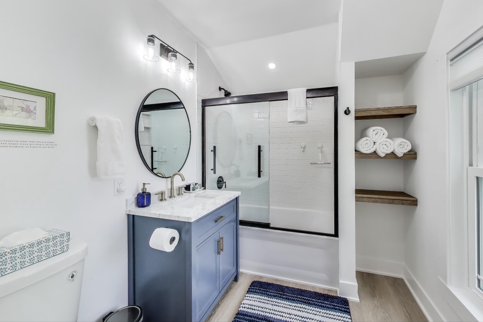 Second Floor Full Bathroom with Tub/Shower Combo