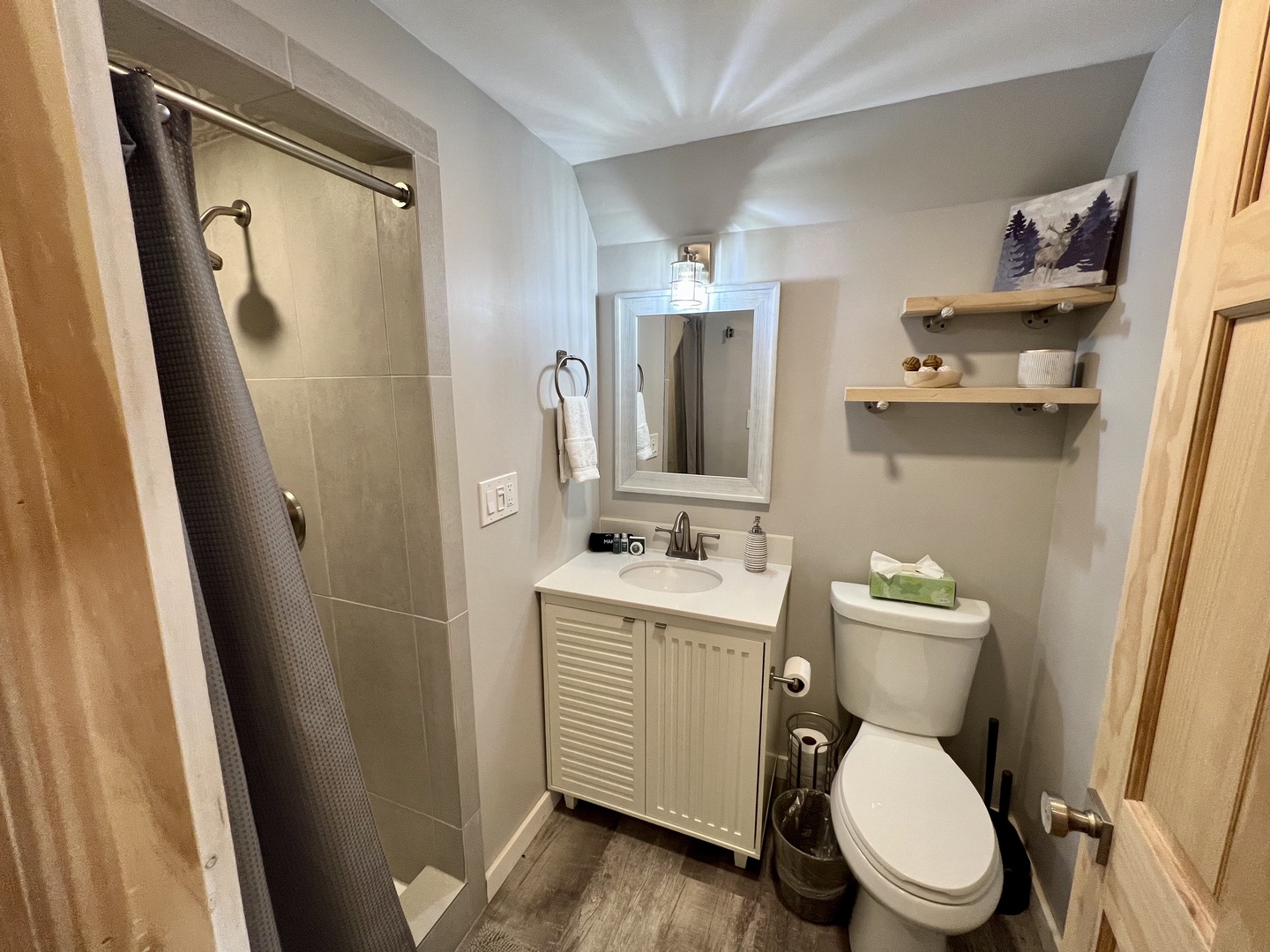 3rd Floor Full Bathroom w/Walk-in Shower