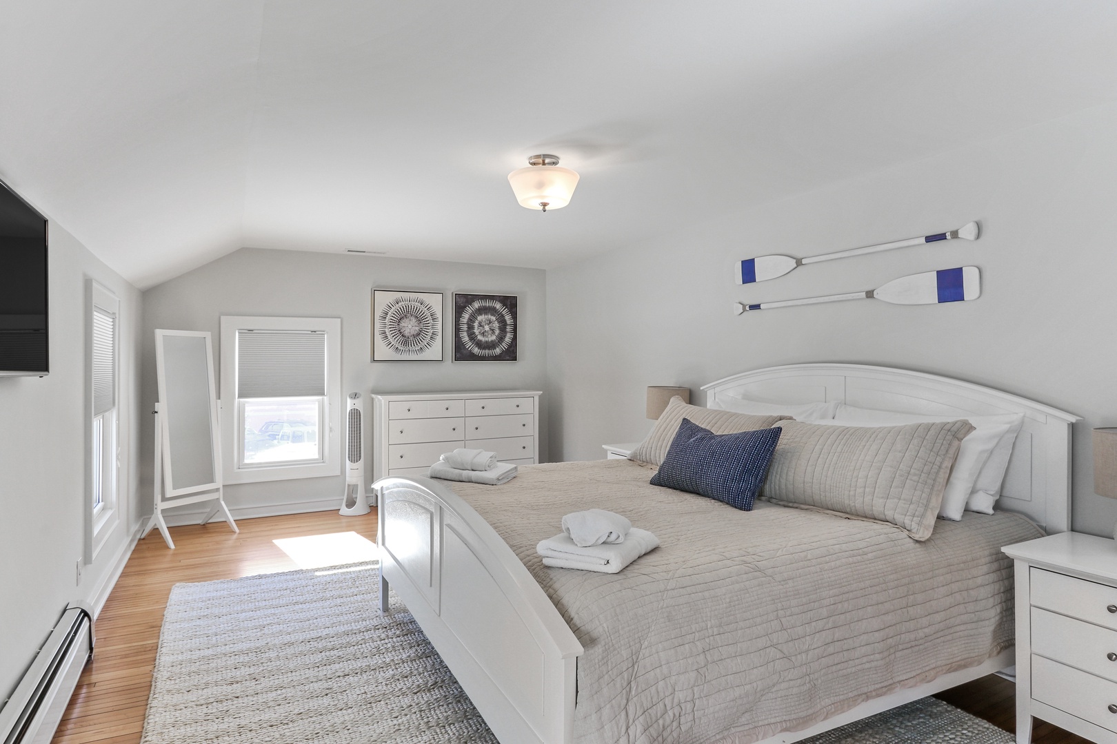Bedroom 1 - King