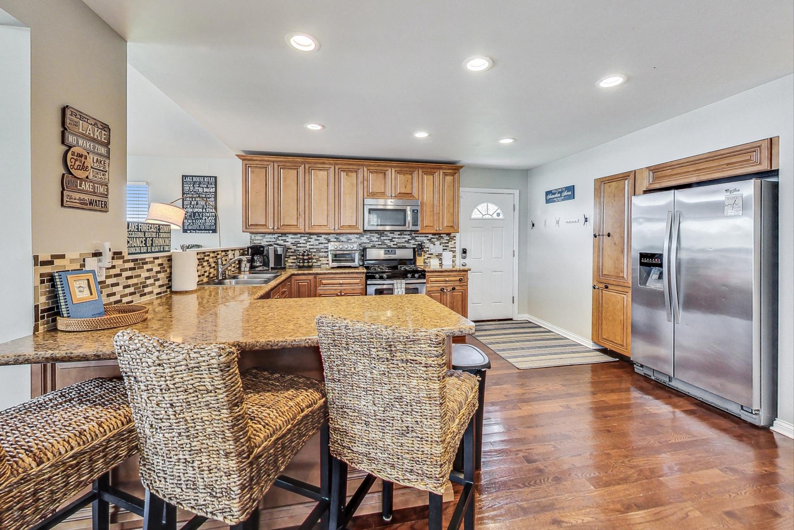 Spacious Kitchen with Breakfast Bar