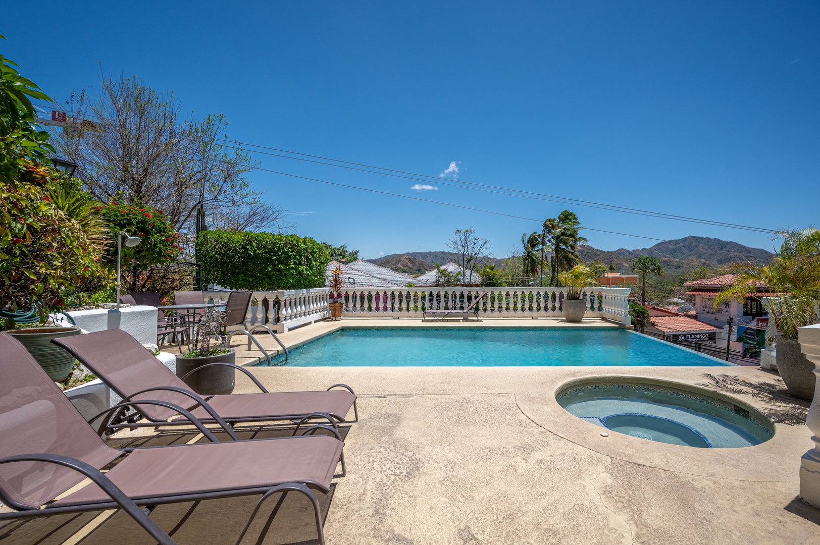 Marina Real 6 Gorgeous Condo, Great Location!