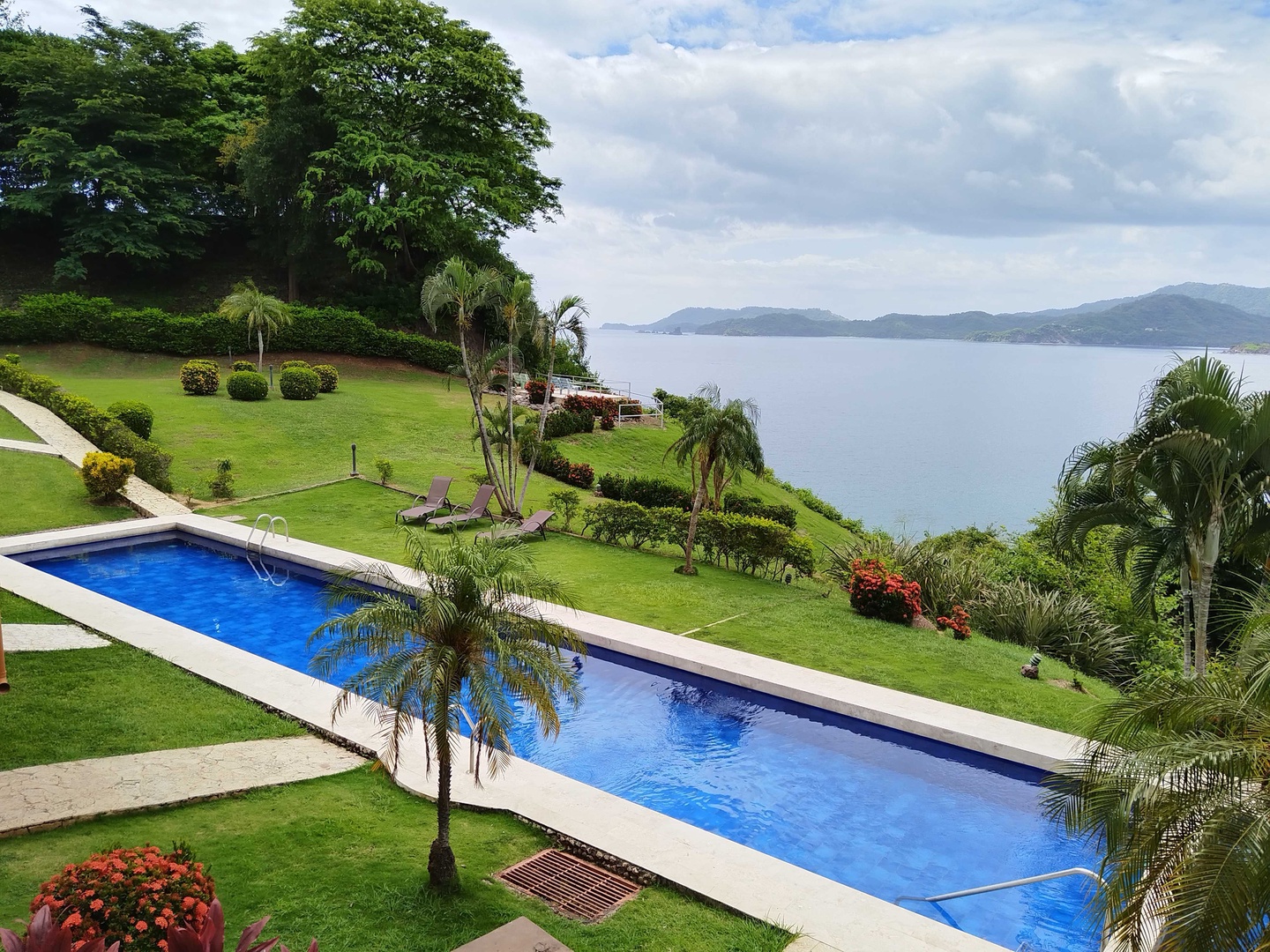 Oceanfront Condo with Pool & Stunning Views