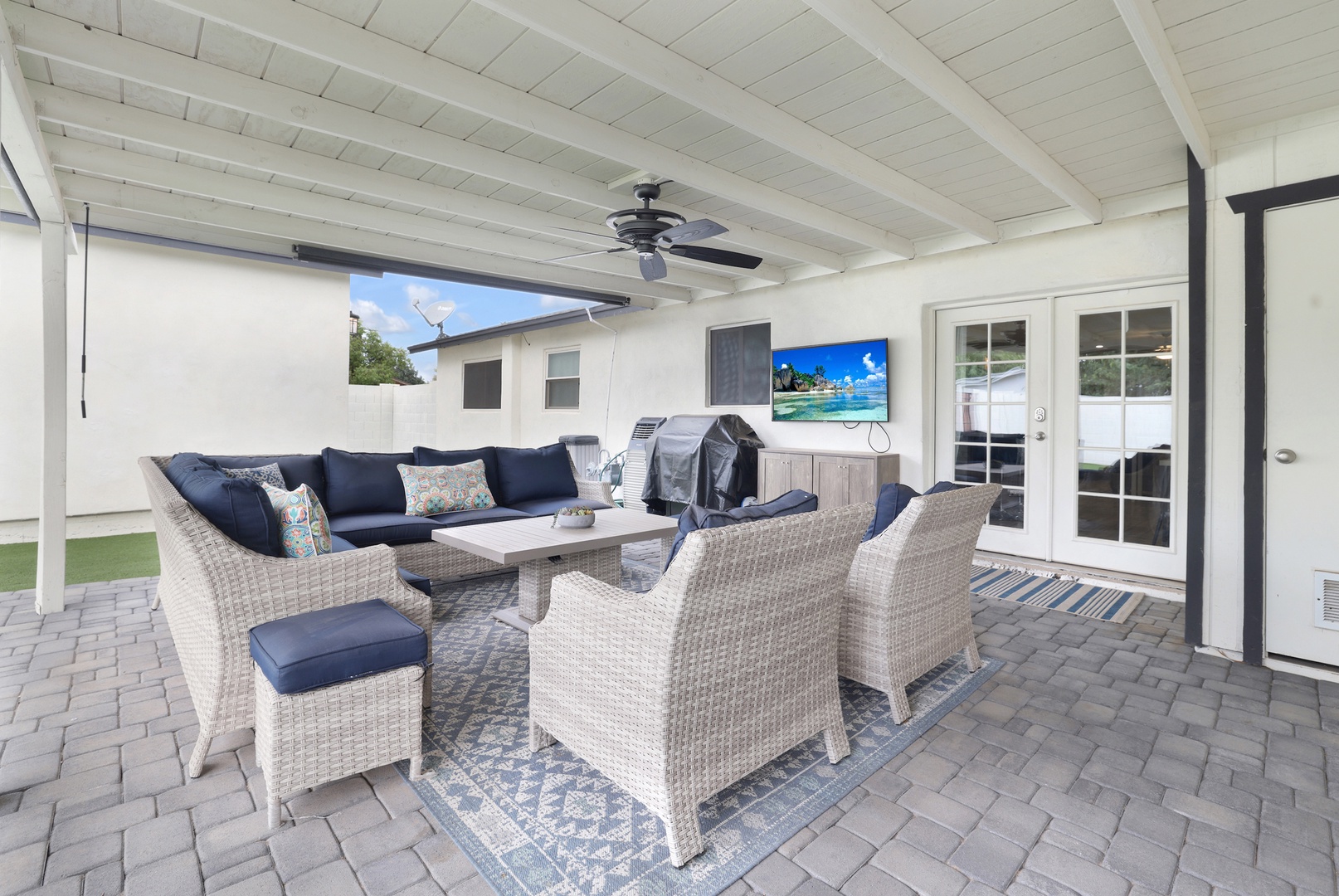 Single Story Oasis, Backyard Space with Patio&TV!