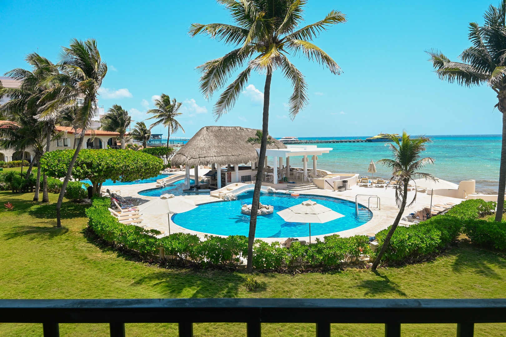 Caribbean Retreat with/ Ocean Views & Pool