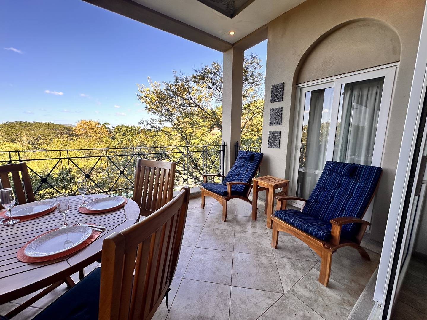 Diria Matapalo Ocean View Condo Steps to Beach
