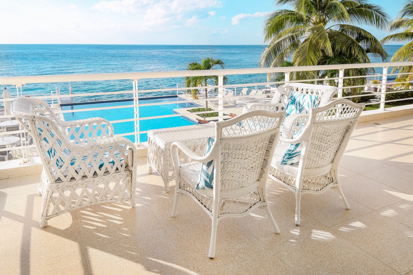 Oceanfront View in Gorgeous Condo