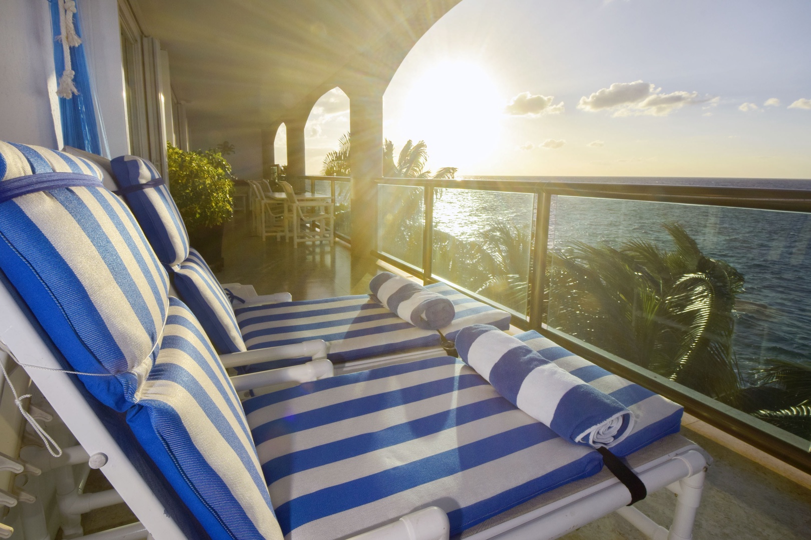 Ultra Luxury 4 Bdrm Oceanfront Cozumel Home - Cantil 3CN