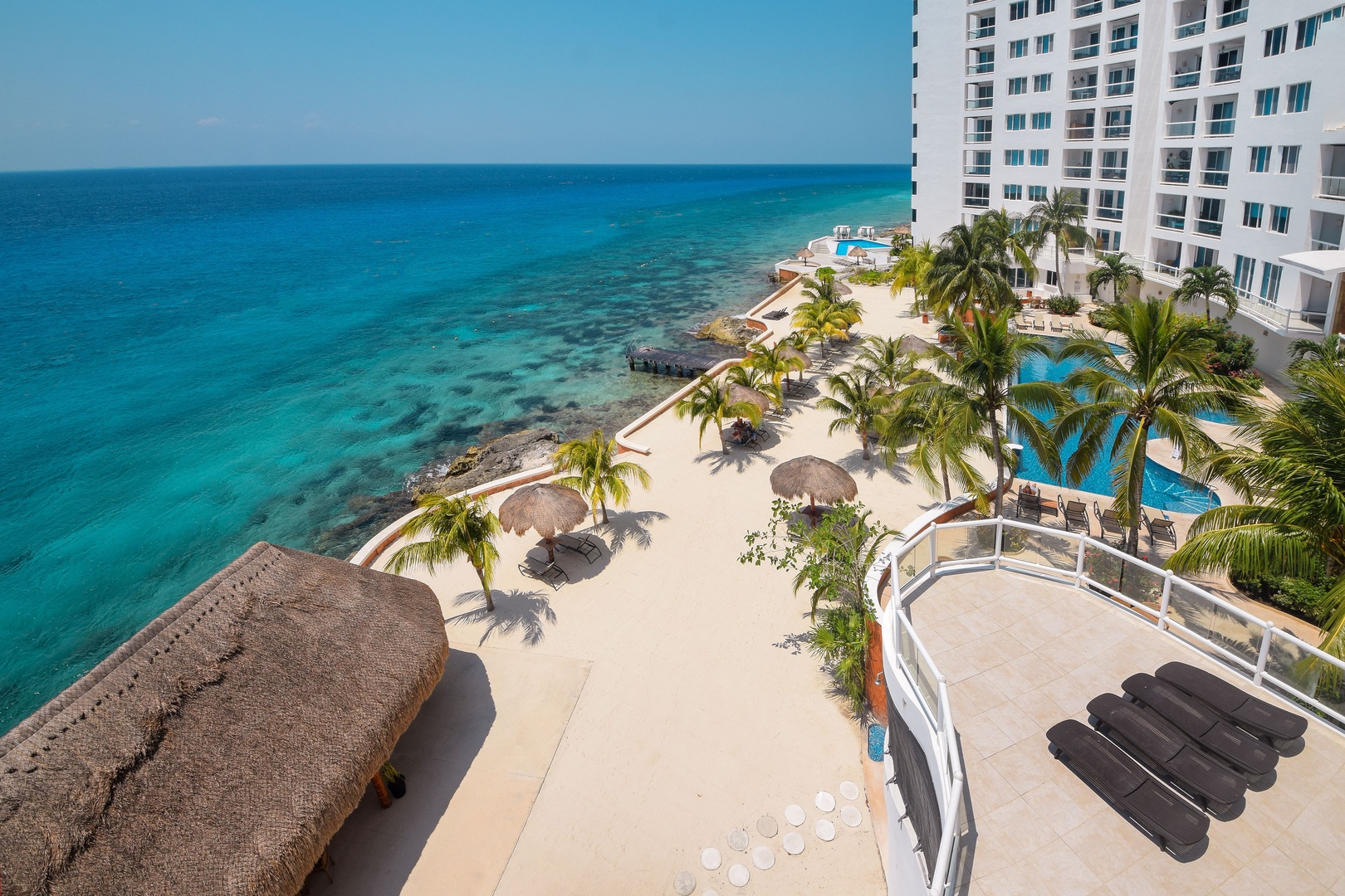 3 BR Condo w/ Stunning Ocean Views