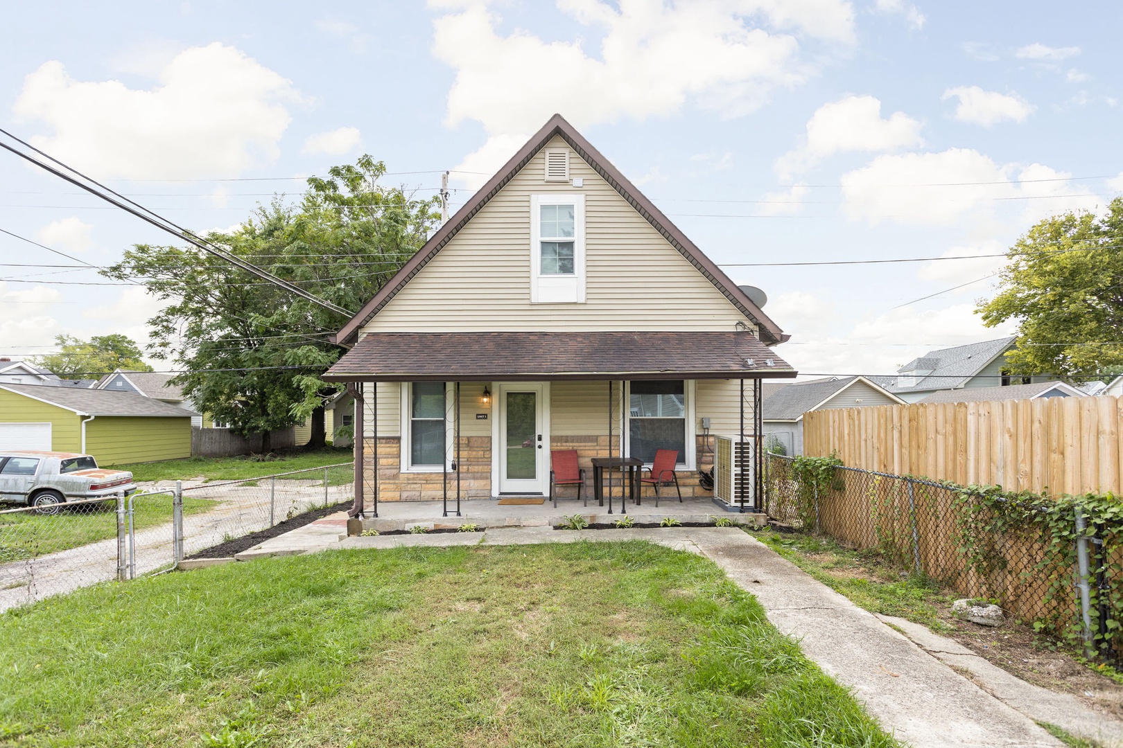 Cozy Two Unit Combo Home Stay for Indy500/GenCon