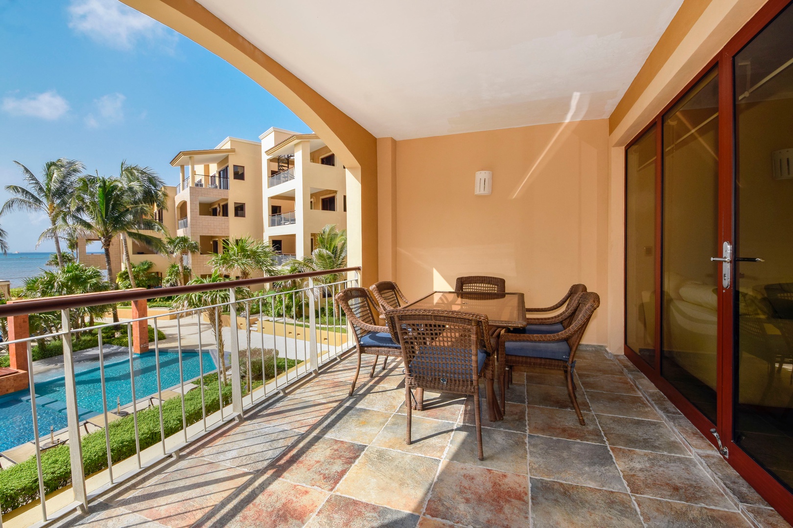 Oceanfront Condo w/ Stunning Views/Private Terrace