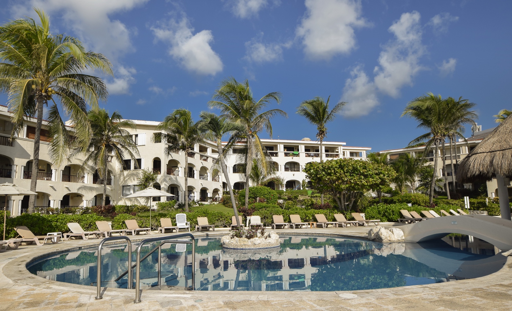 Book a Holiday Stay- Best Views of Caribbean!