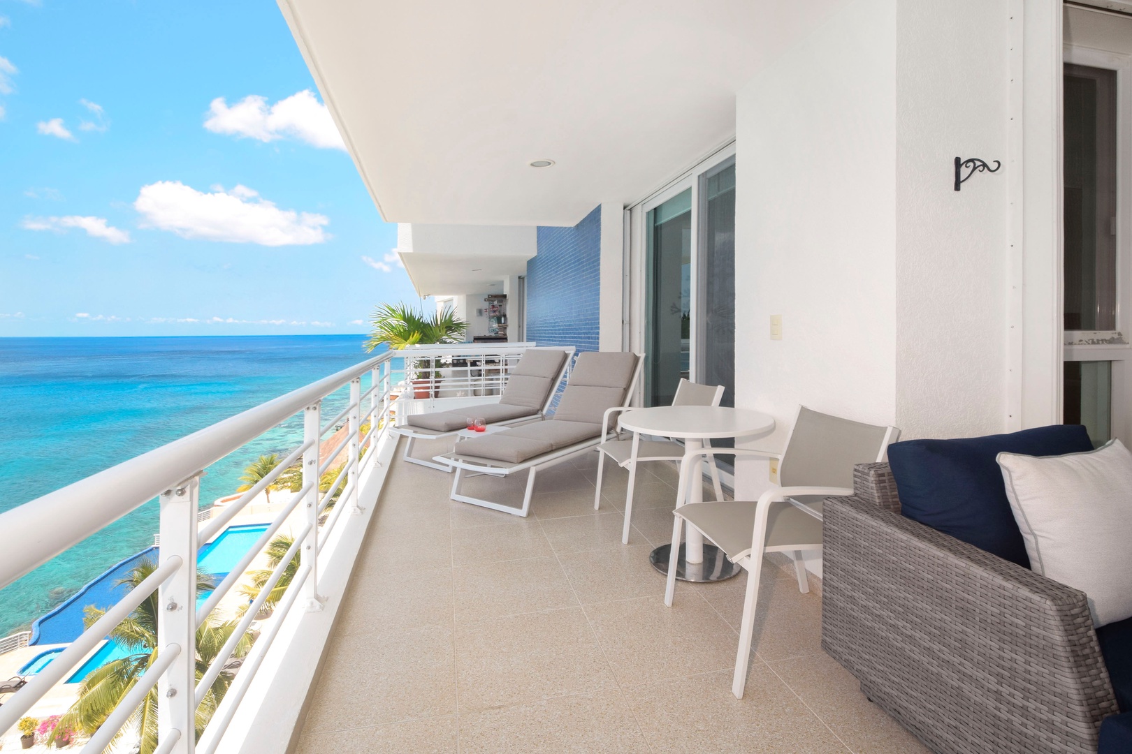 Oceanfront Condo w/ Sparkling Pool