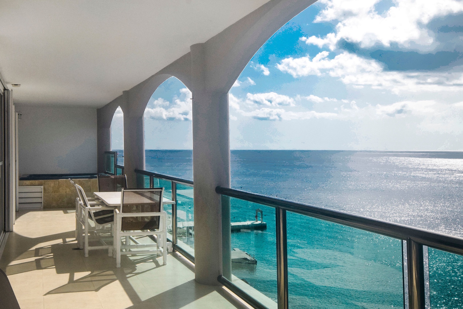 Luxurious and Spacious 6th floor Oceanfront Condo