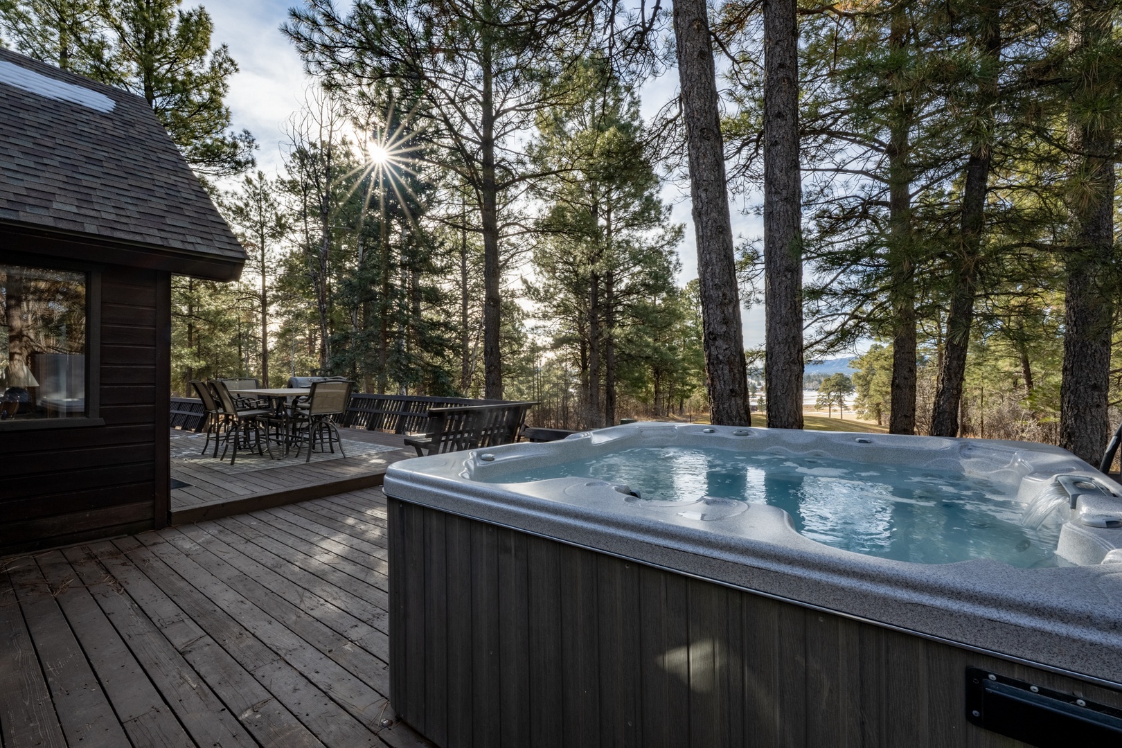 Perfectly Located 3 Bdrm Golf Course Home with Jacuzzi!