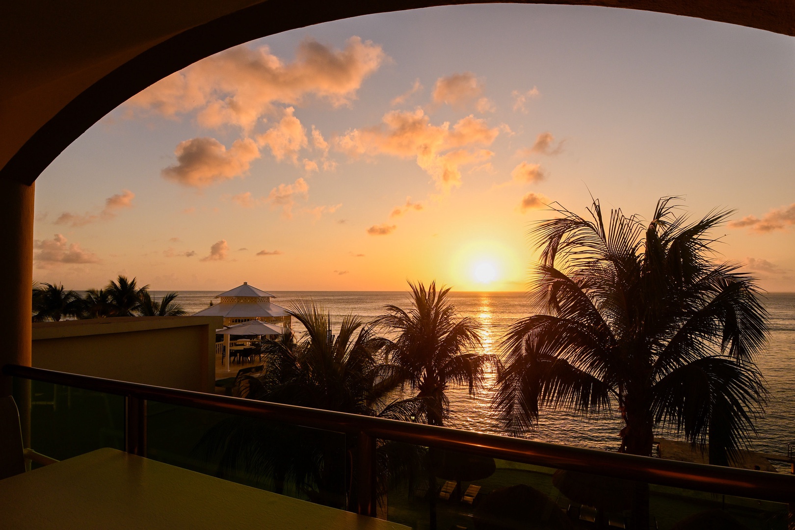 Luxury Oceanfront 4 Bdrm El Cantil