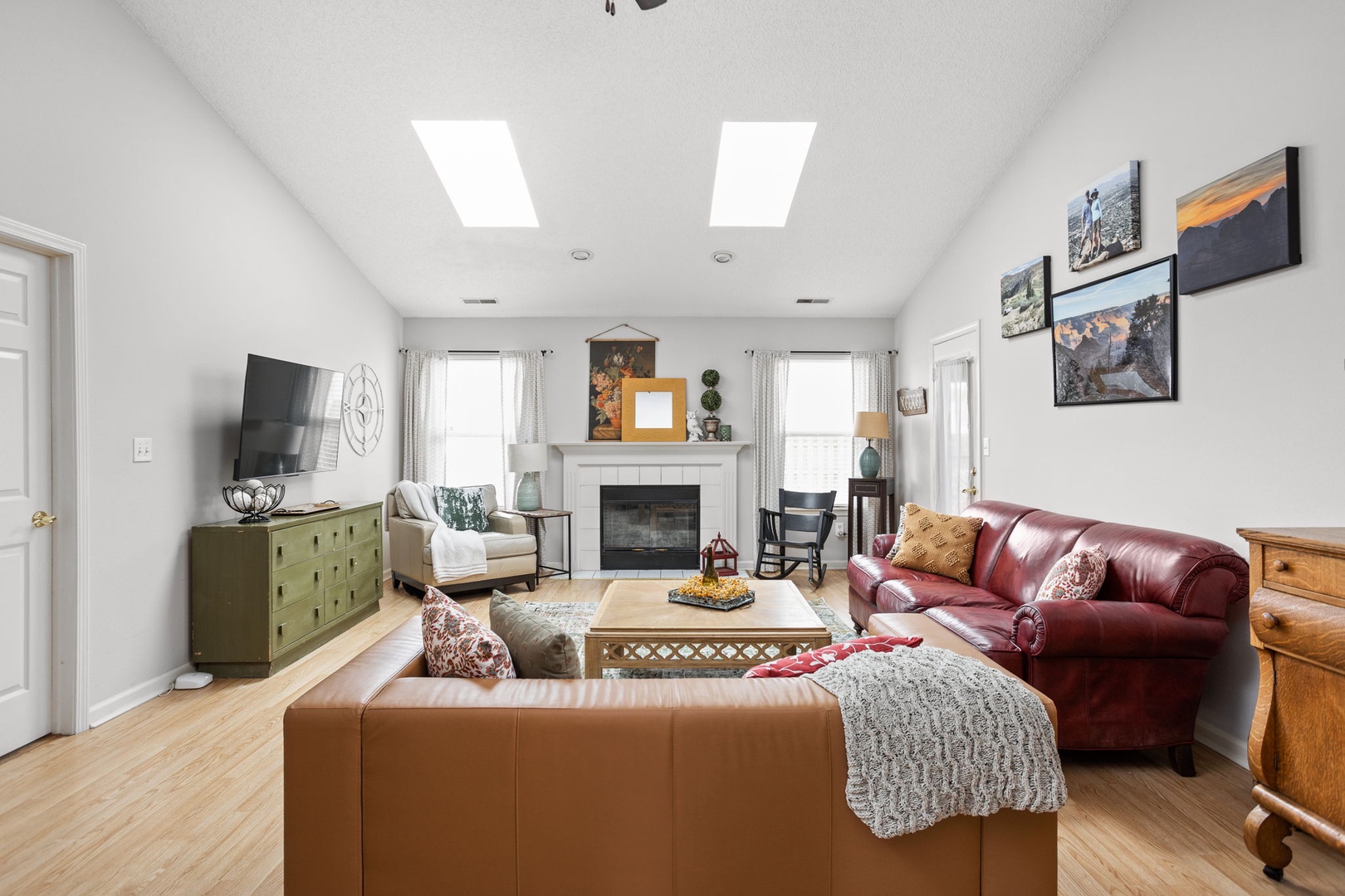 Charming Westfield Abode, Proximity to Grand Park!