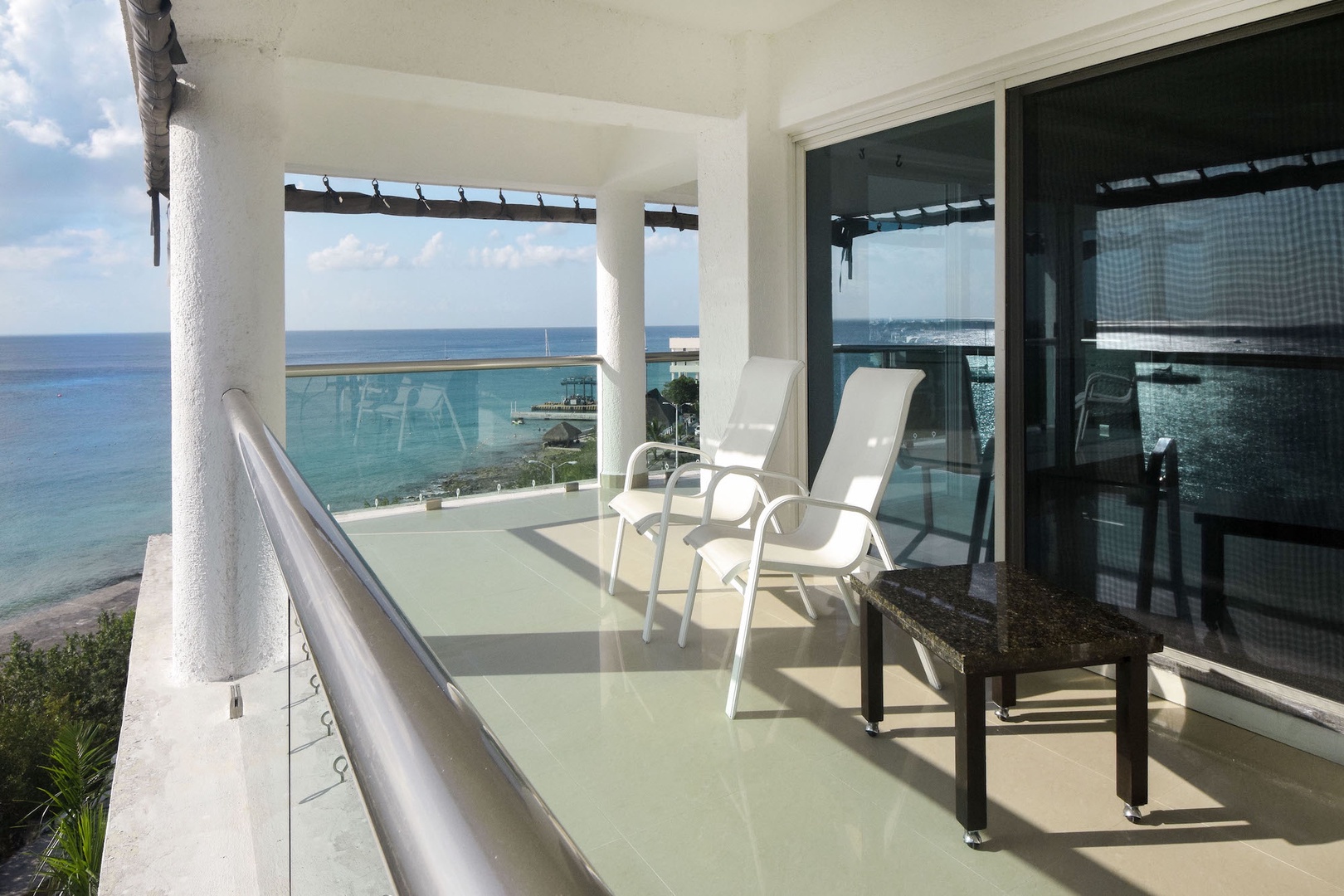 Luxury 6th Floor Condo w/ Large Wraparound Terrace