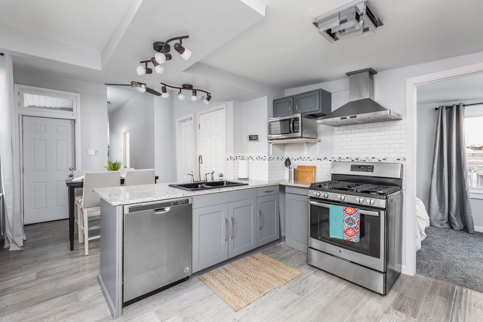 Charming Indy 2 Bdrm! - Stay for GenCon