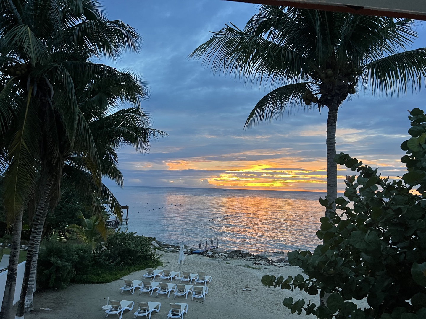 Diver's Paradise!  3 Bdrm True Oceanfront!