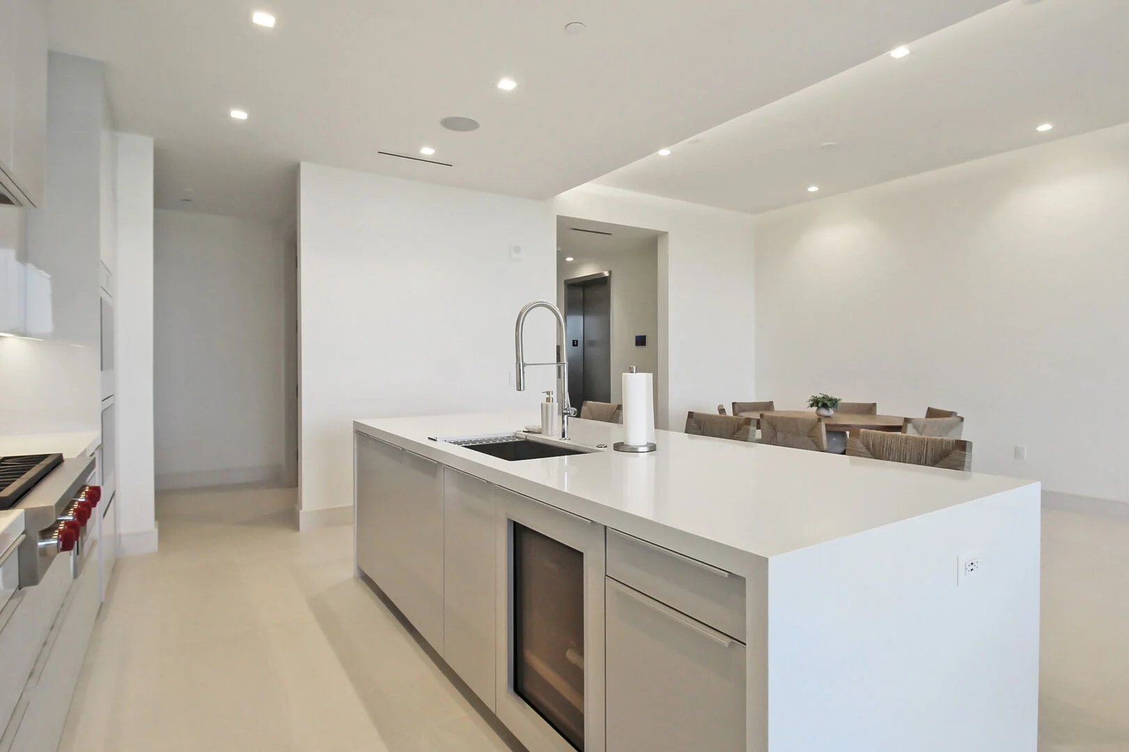 St. Regis Residence 315 by FVC - Kitchen