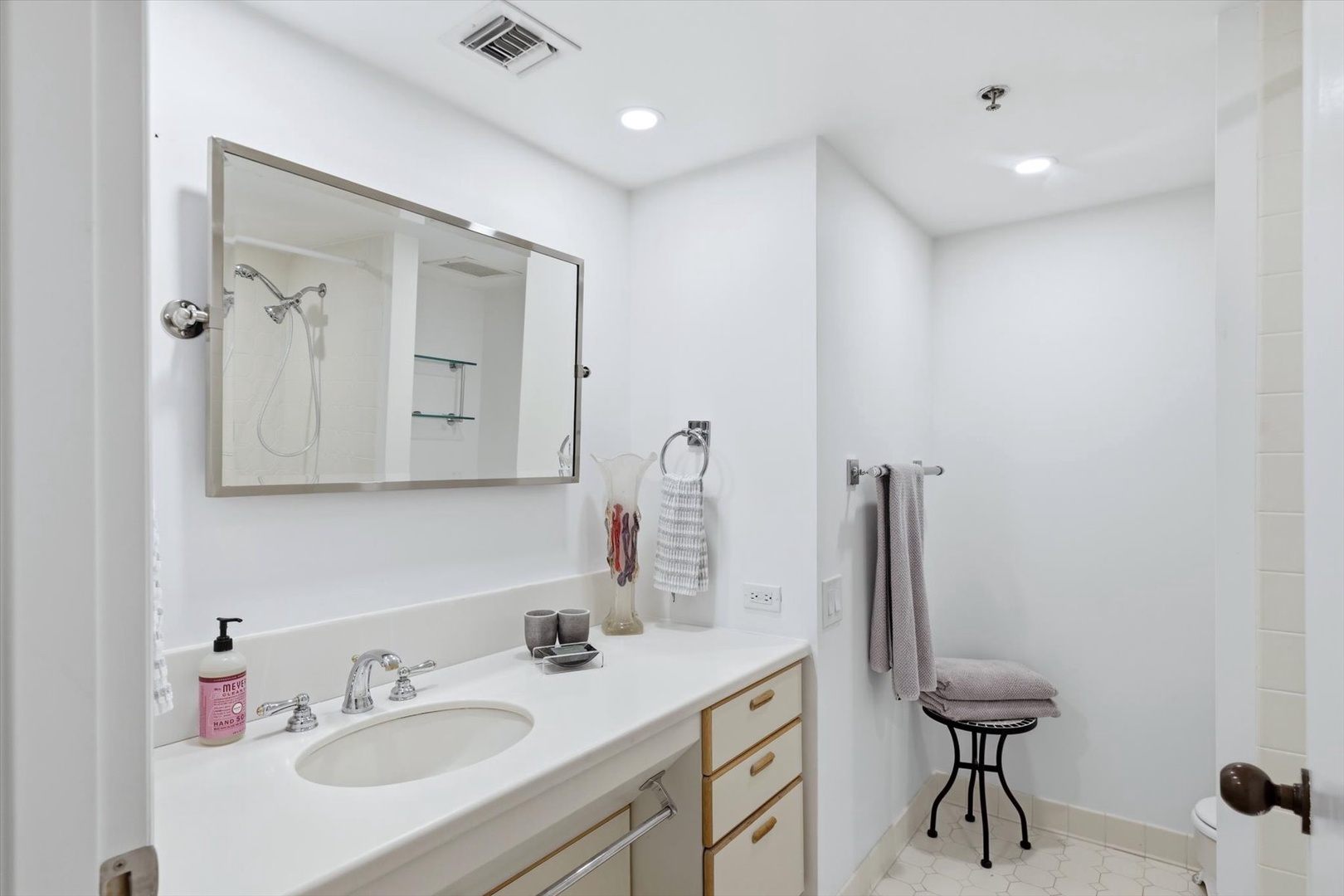 Sunset Beach 1103 by FVC - Guest Bathroom