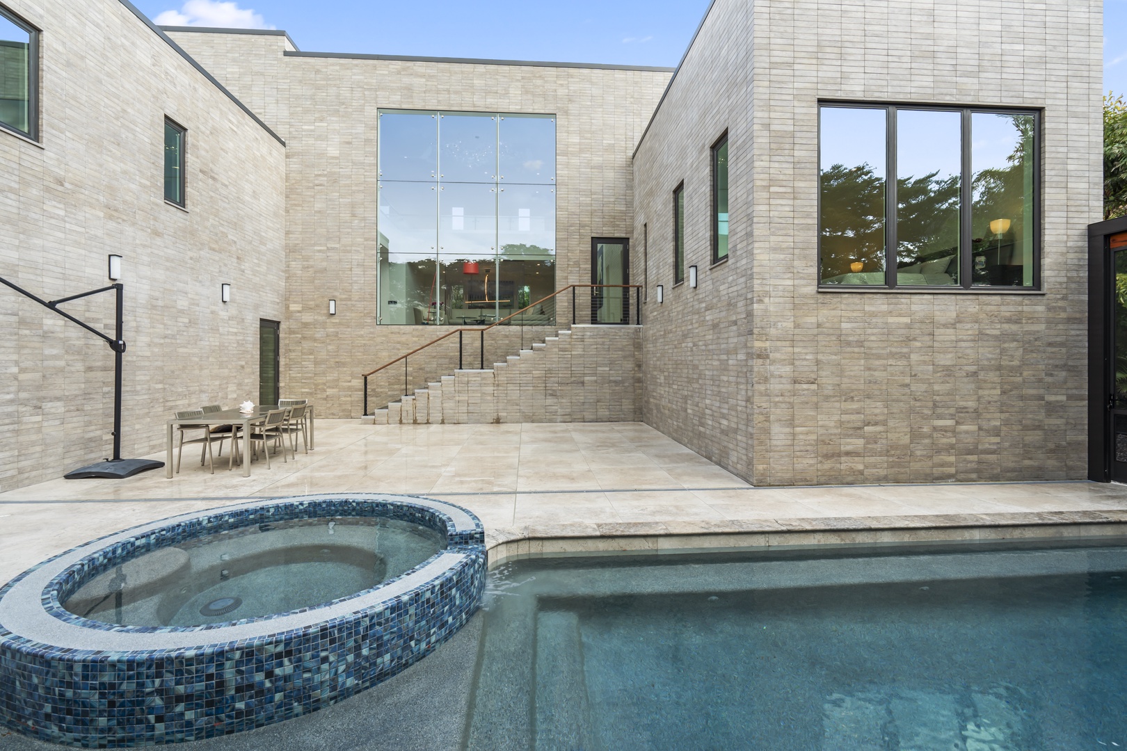 Palace on Pyrula by FVC - Pool and Jacuzzi