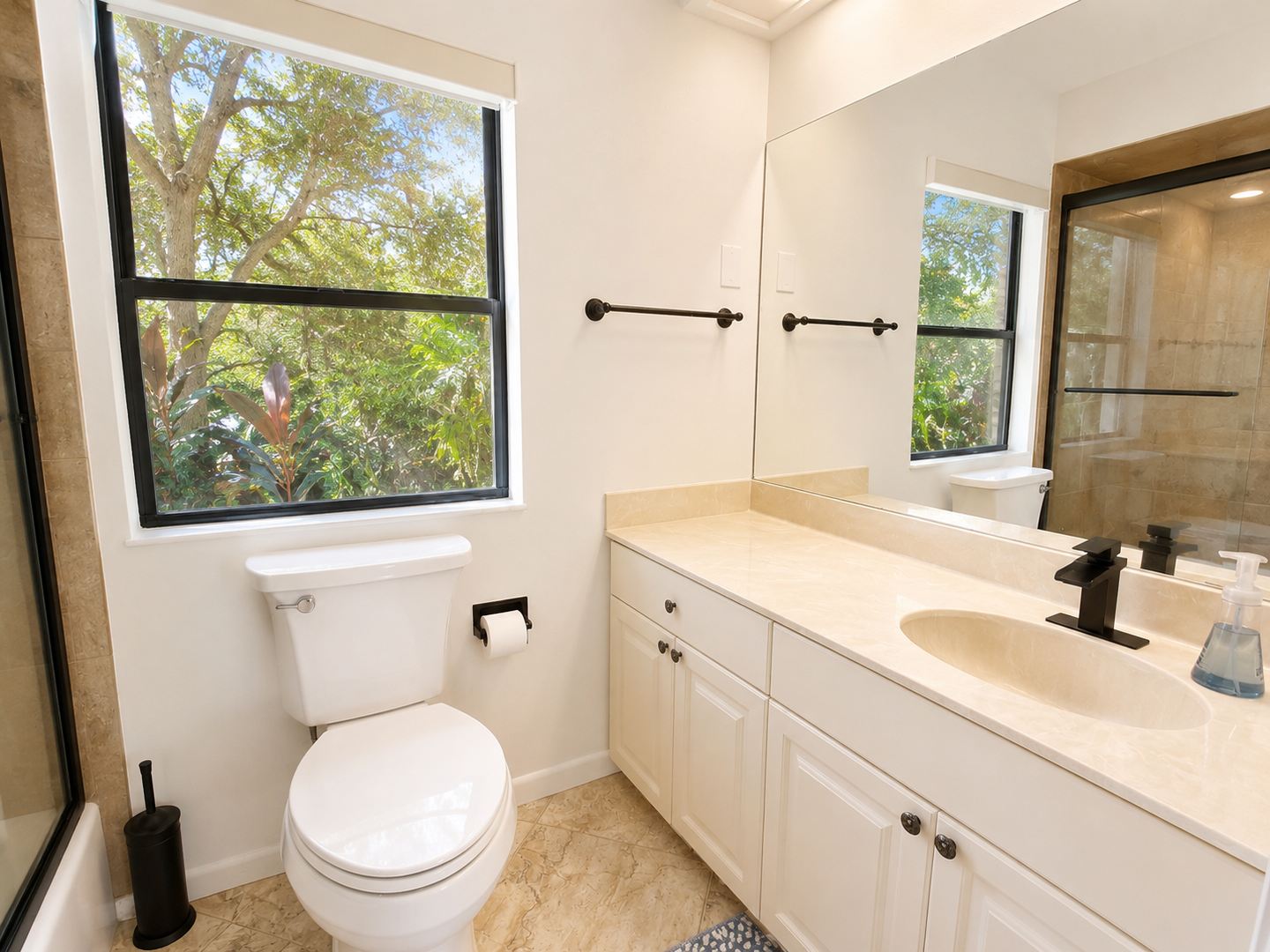 Bayou Breeze Retreat by FVC - Guest Suite 1