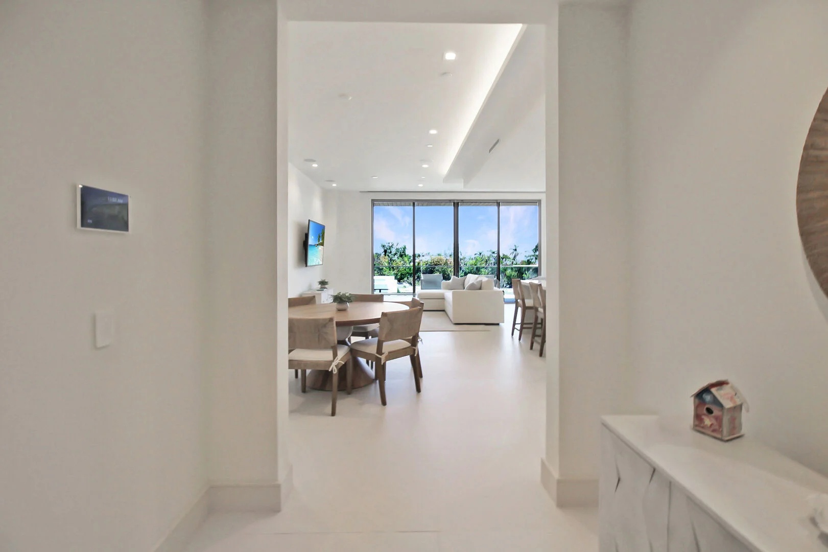 St. Regis Residence 315 by FVC - Entry