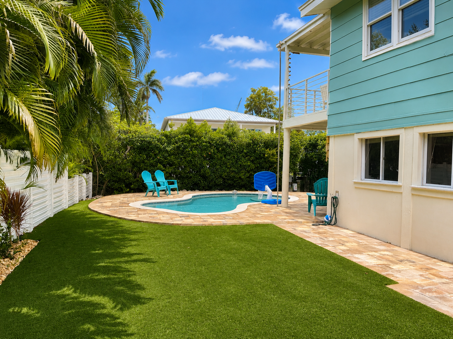 Salty Sol by FVC - Pool and Lawn