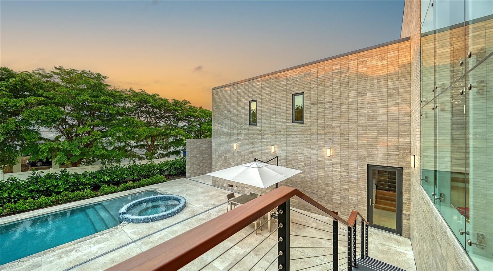 Palace on Pyrula by FVC - Pool and Jacuzzi