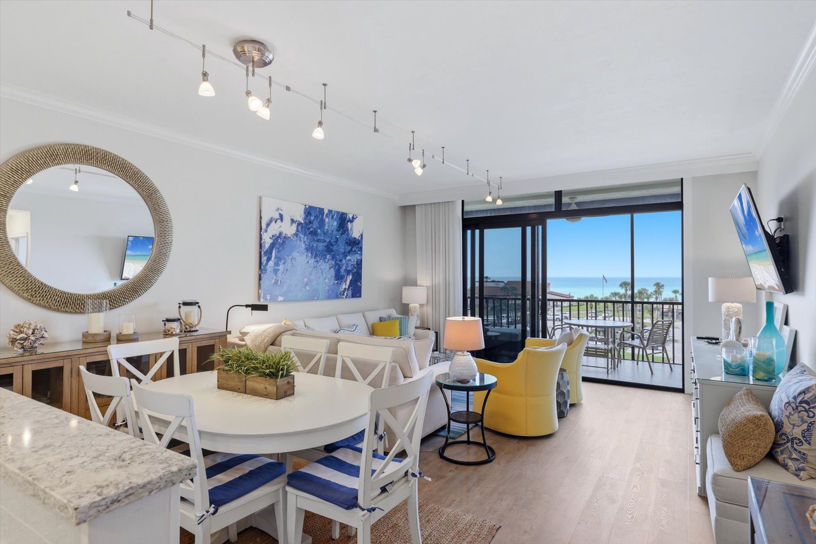 Seaplace G6-405 by FVC Dining and Living room