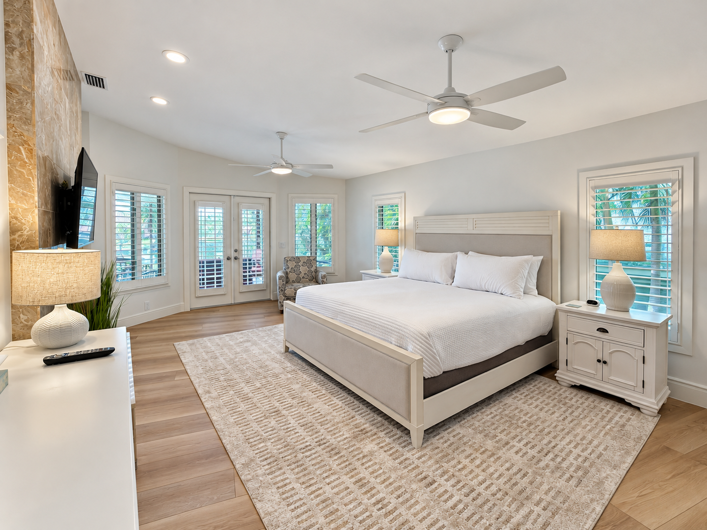 Brightened single-bedroom real estate listing