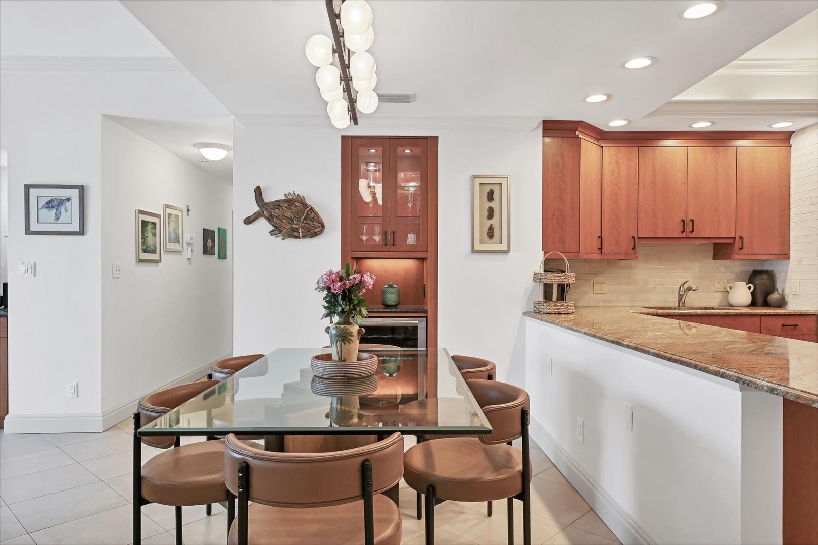 Seaplace M2-512 by FVC - Kitchen and Dining Room