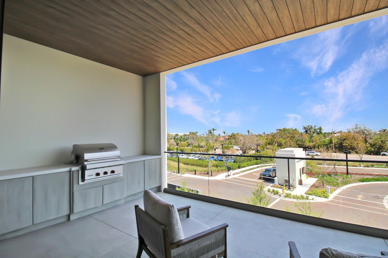 St. Regis Residence 315 by FVC - Balcony and Grill