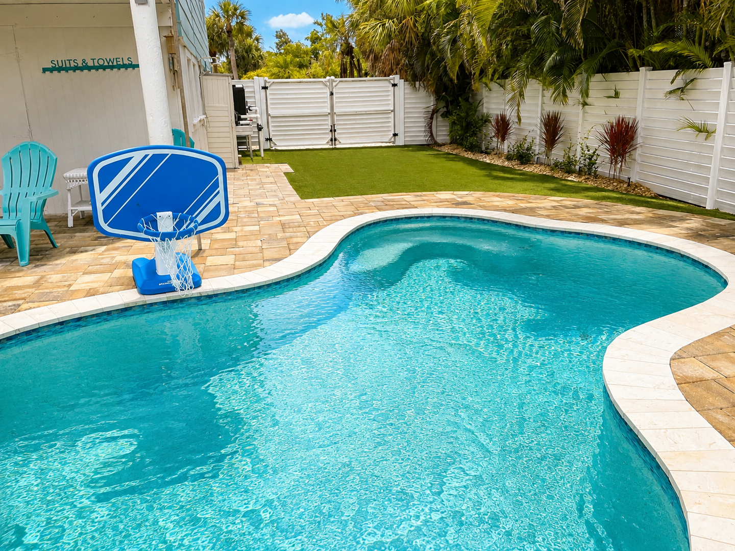 Salty Sol by FVC - Pool and Lawn