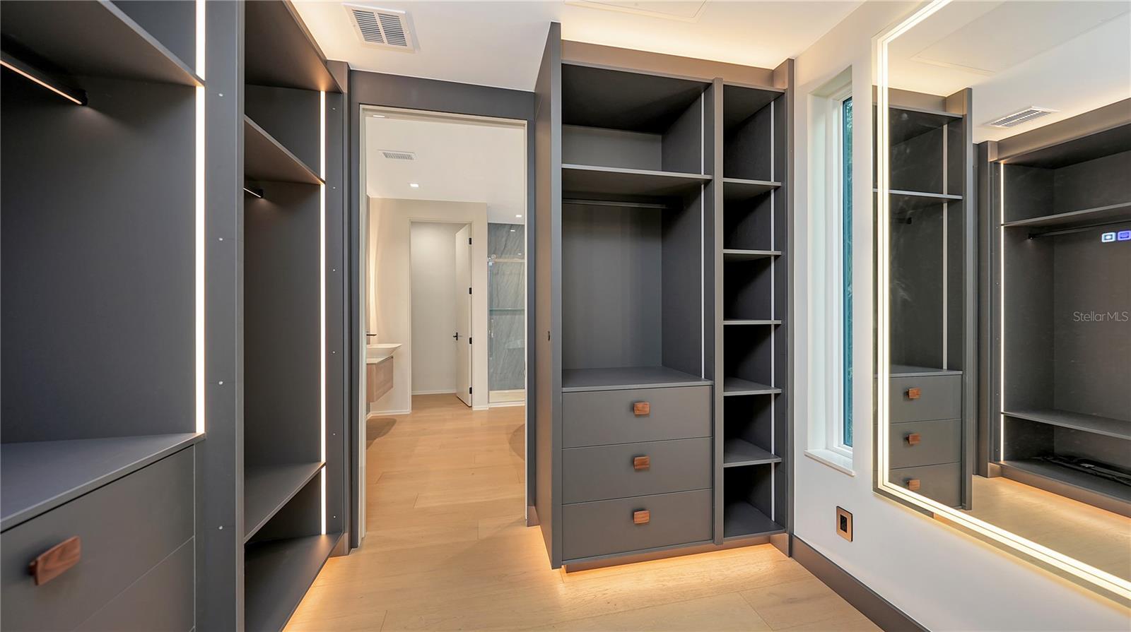 Palace on Pyrula by FVC - Primary Suite