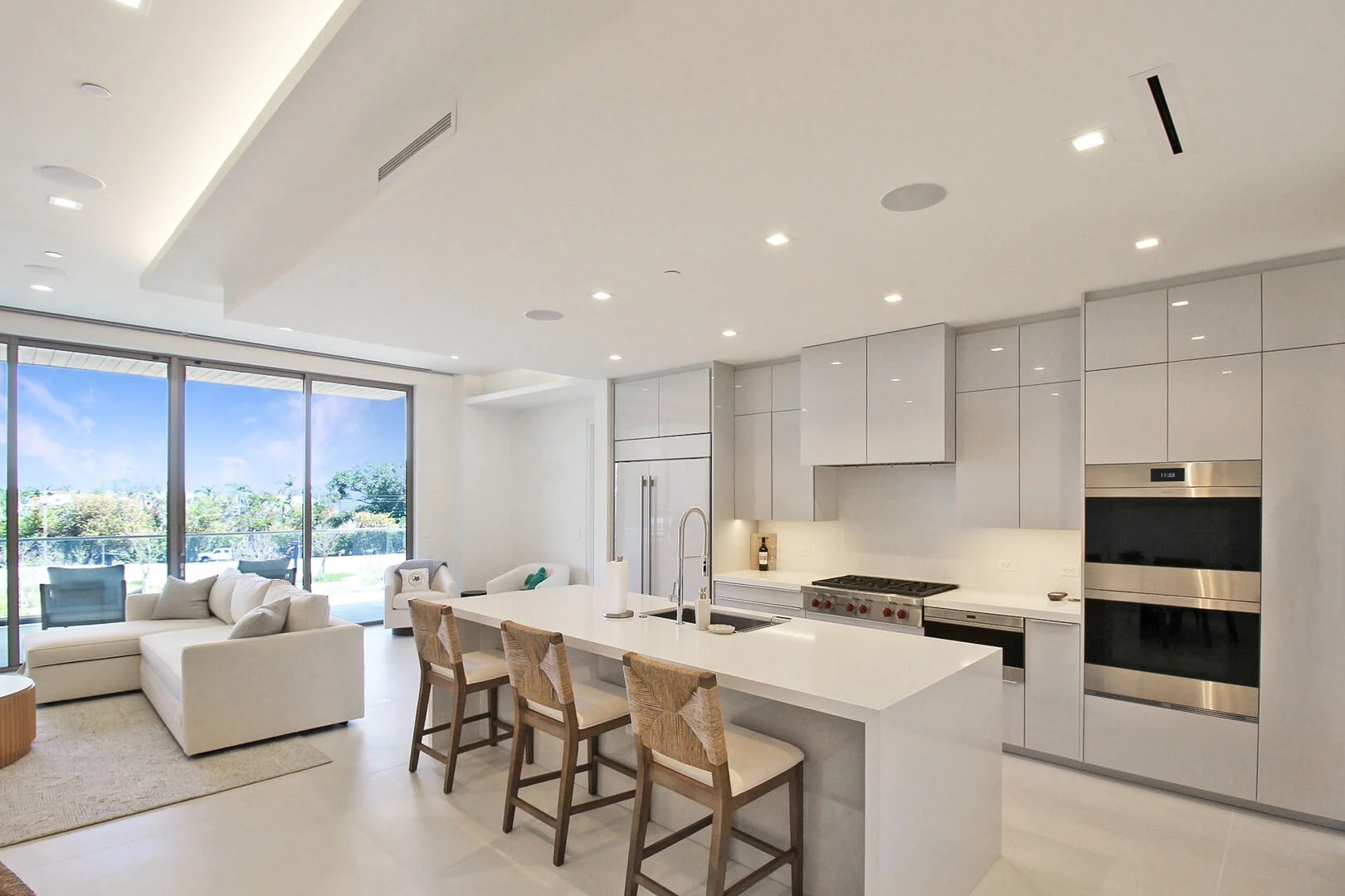 St. Regis Residence 315 by FVC - Kitchen
