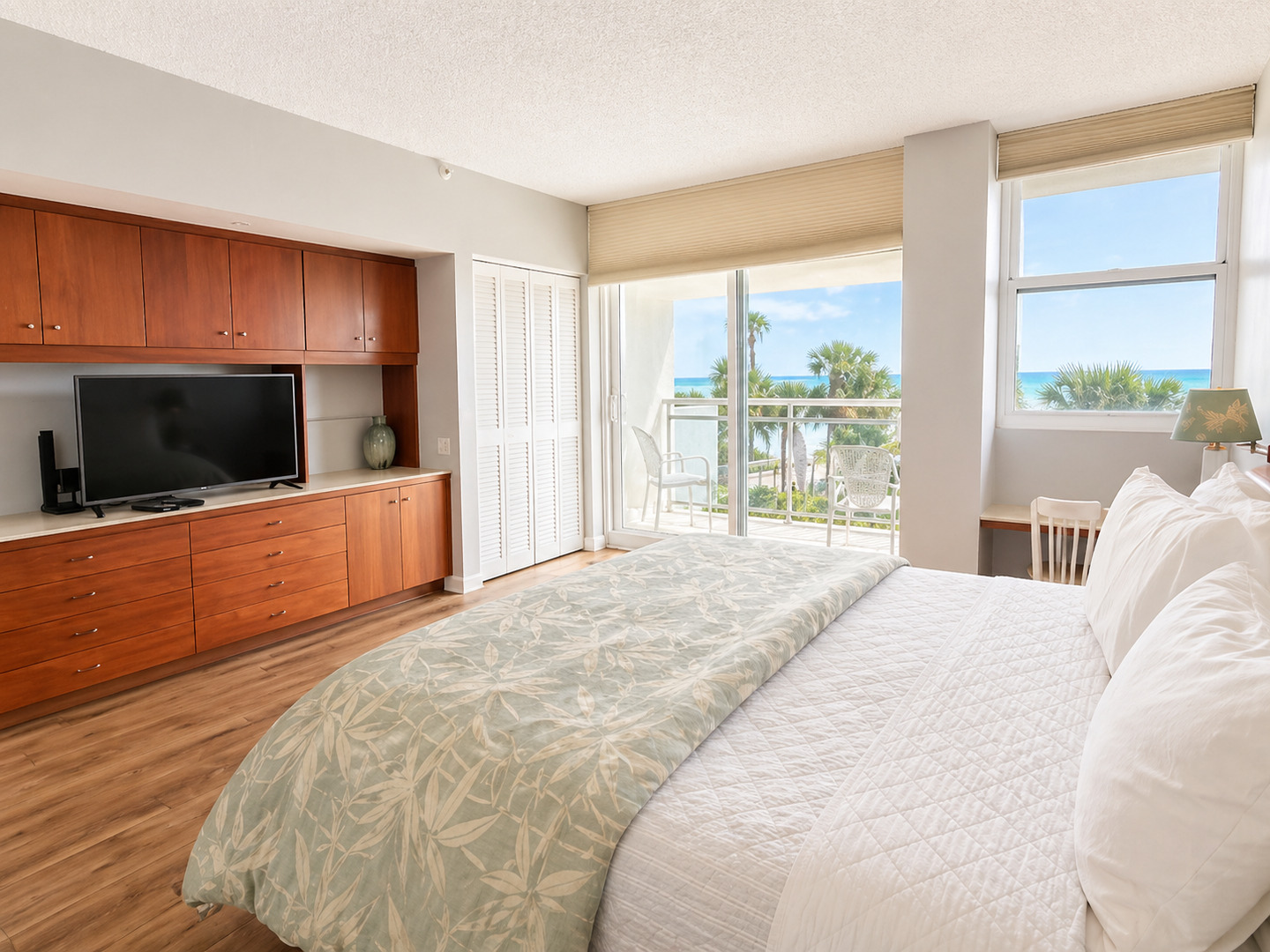 Inn on the Beach 2207 by FVC - Primary Bedroom
