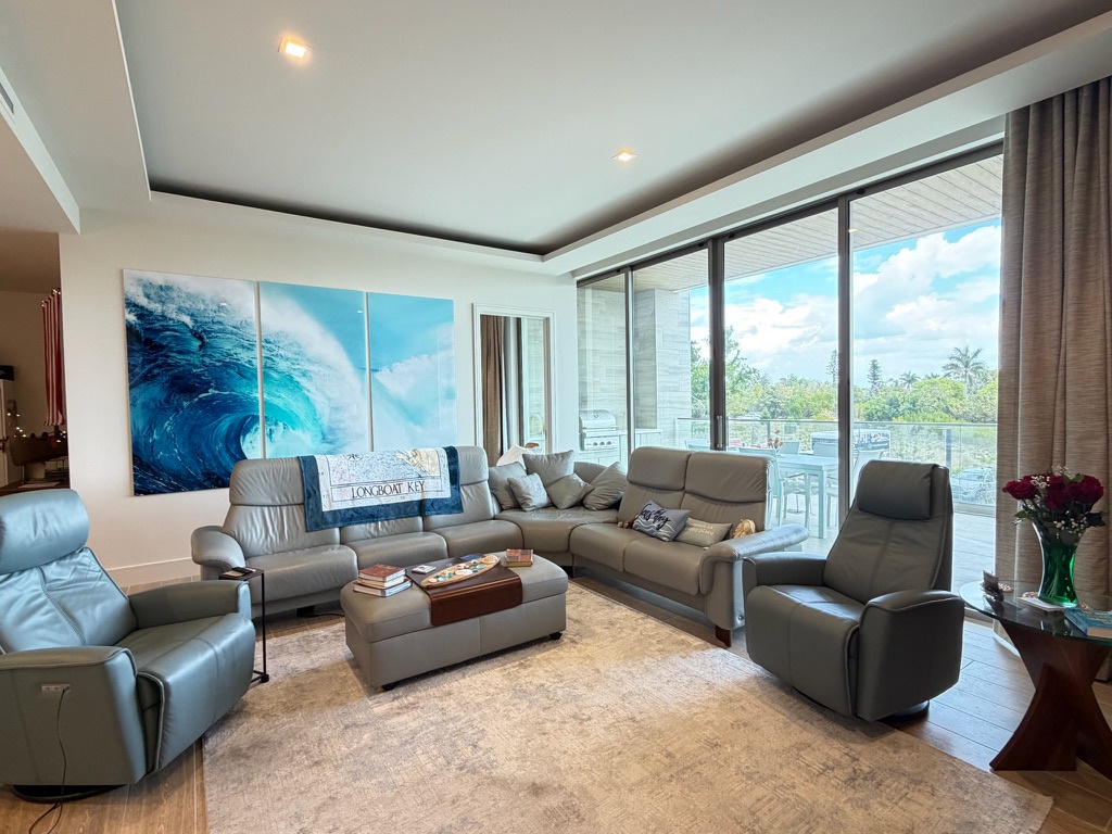 St. Regis Residence 207 by FVC - Living Room
