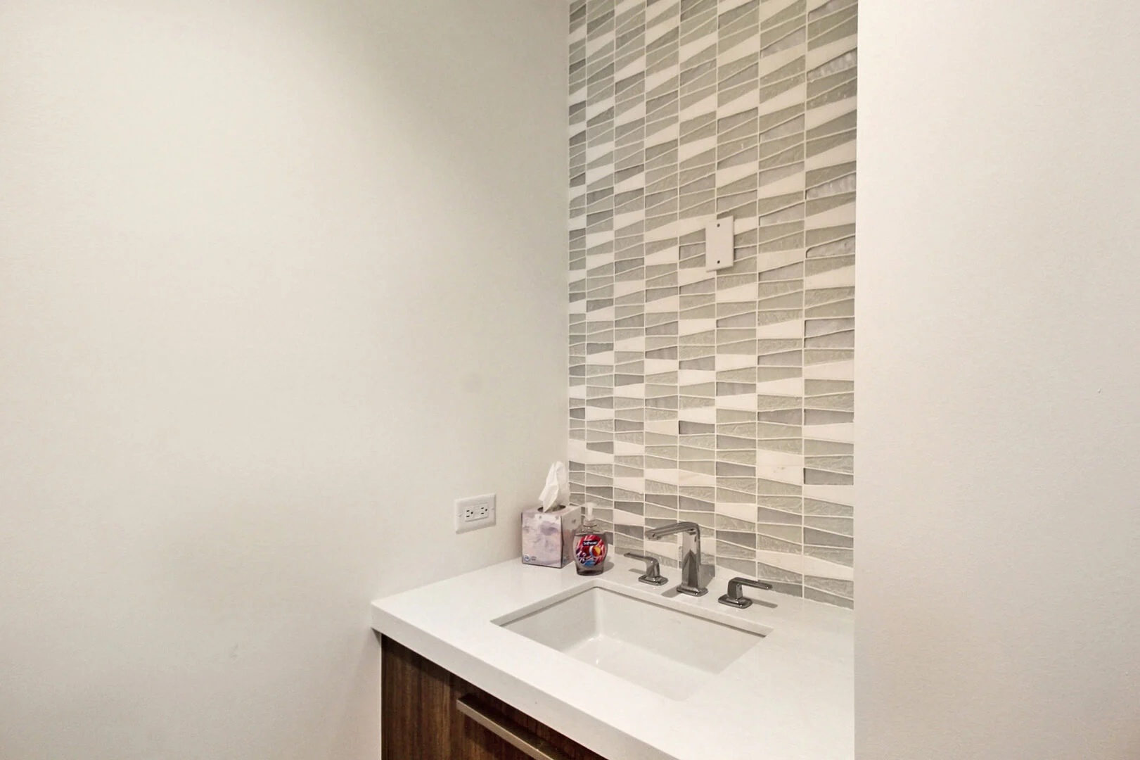 St. Regis Residence 315 by FVC - Guest Bathroom