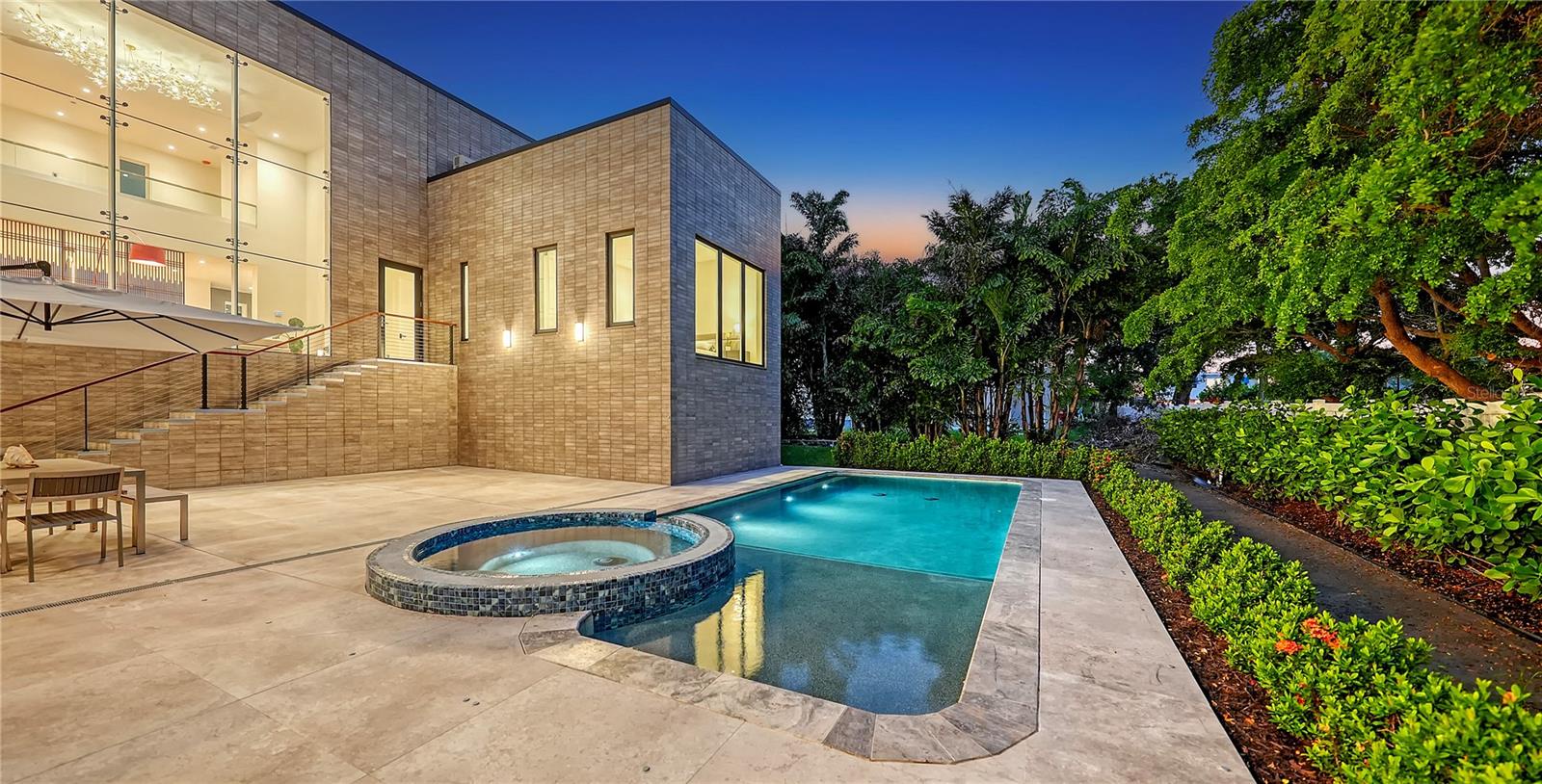 Palace on Pyrula by FVC - Pool and Jacuzzi