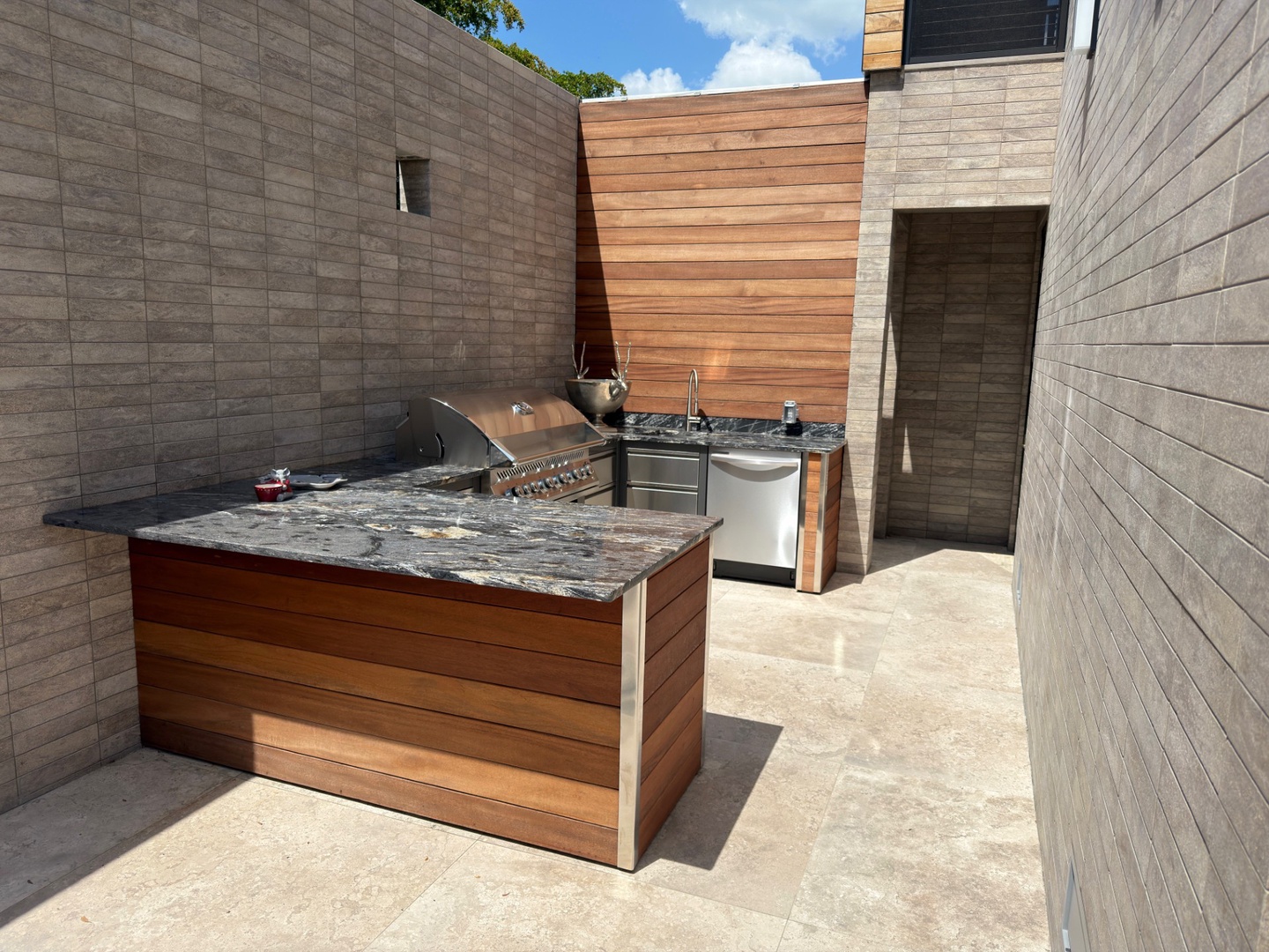 Palace on Pyrula by FVC - Outdoor Kitchen