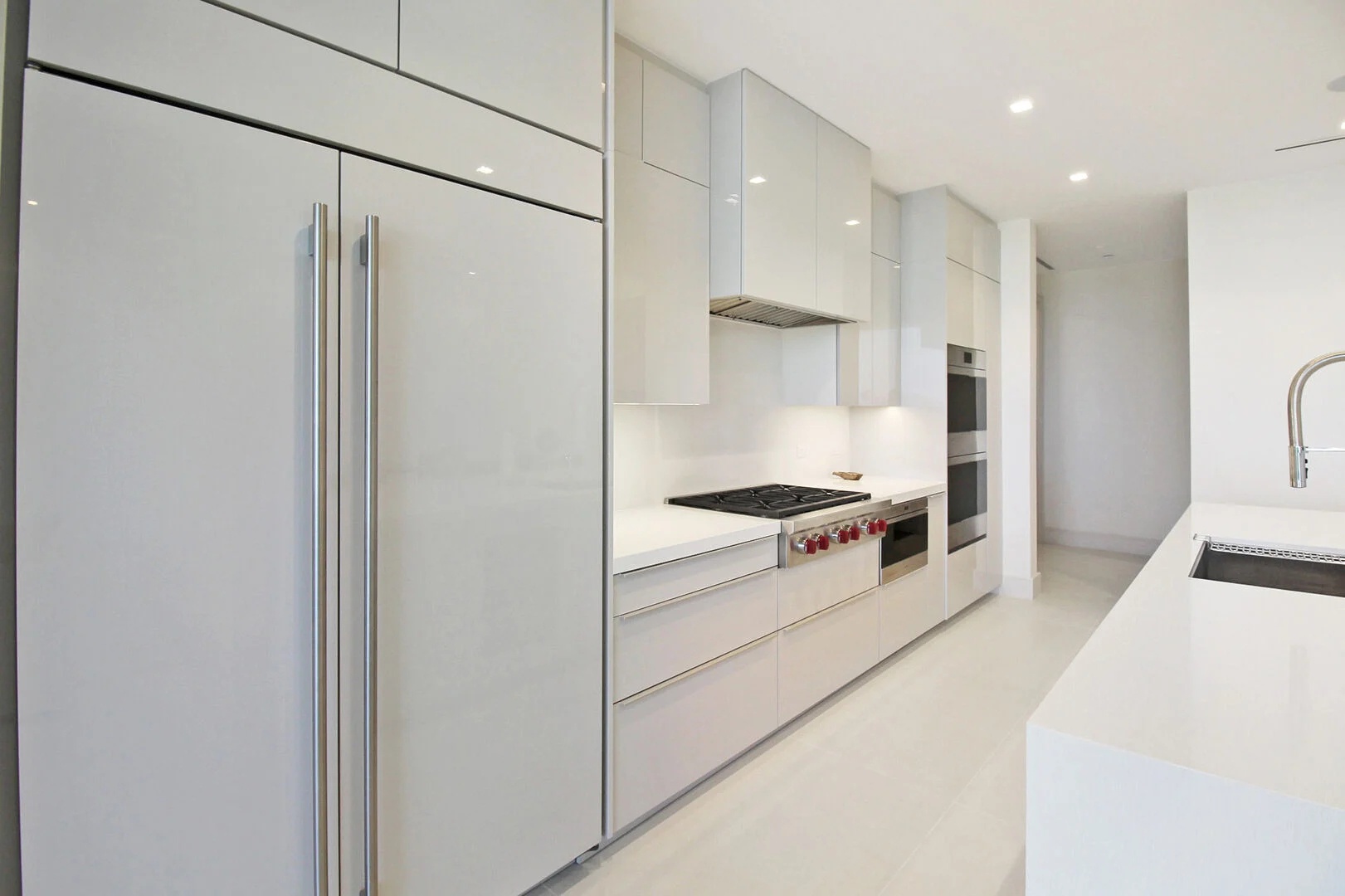 St. Regis Residence 315 by FVC - Kitchen