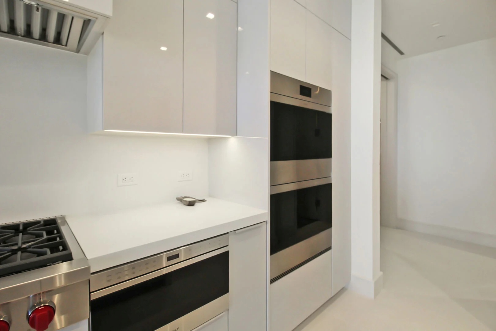 St. Regis Residence 315 by FVC - Kitchen